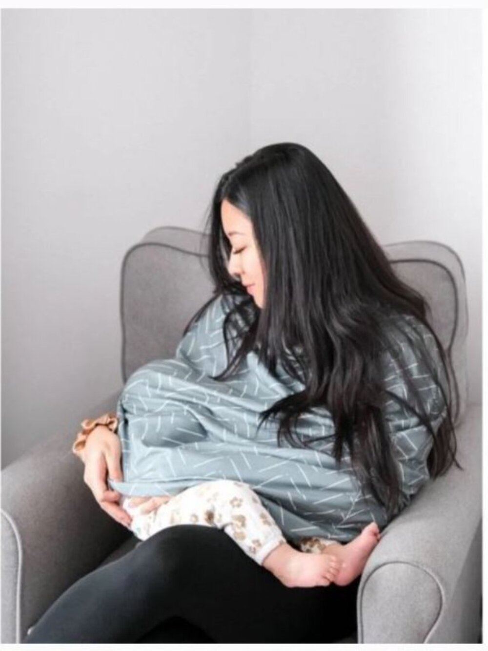 Itzy Ritzy Mom Boss 4-in-1 Multi-Use Nursing Cover and Scarf in Sage